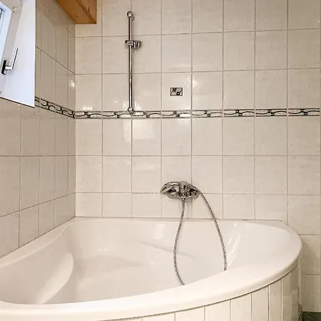 Spitzen Blicke - סילברטל